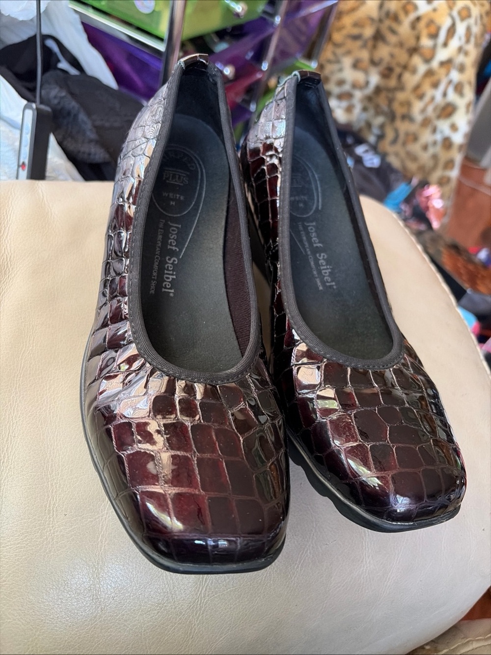 Josef Seibel Women's Burgundy Croc-Embossed Slip-On Flats Size 38. New